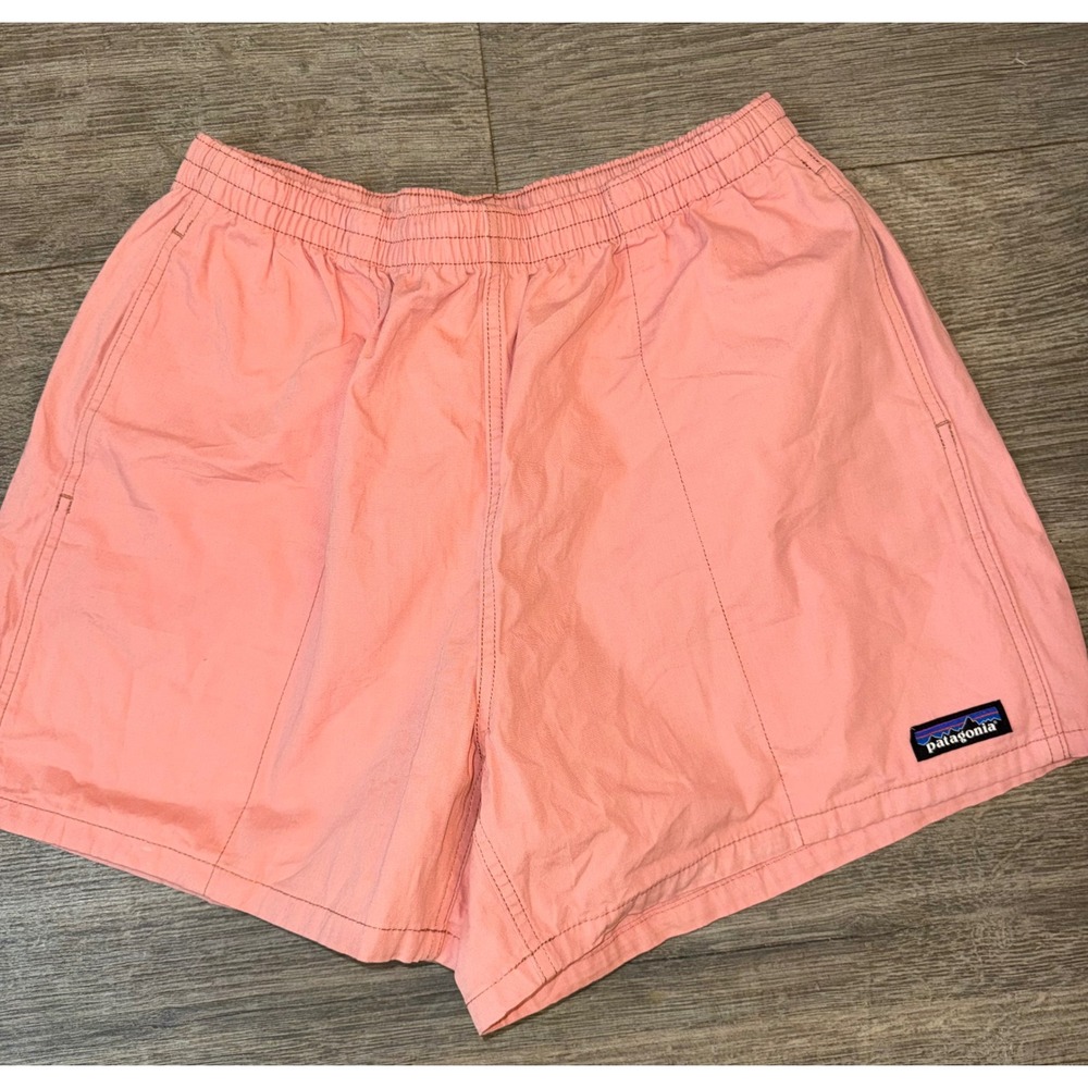 Patagonia Mens Baggies Shorts Medium Coral Pink Nylon Elastic Waist P-6 Logo